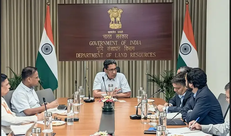Officials from the Department of Land Resources and RBI Innovation Hub discuss digital land governance and rural credit infrastructure.