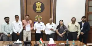 Officials from P. D. Hinduja Hospital and Dr. Homi Bhabha State University announce their partnership for postgraduate allied health education programmes.